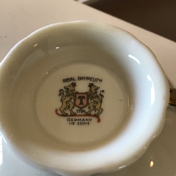 FINAL SALE Vintage Royal Bayreuth Germany Yellow, Black & Gold Floral Teacup Set - Picture 7 of 9